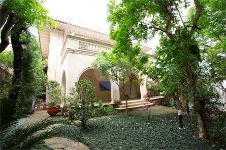 Casa com 4 Quartos para venda ou aluguel, 400m² no Pacaembu, São Paulo