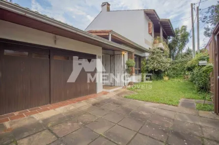 Casa com 4 Quartos à venda, 235m² no Chácara das Pedras, Porto Alegre