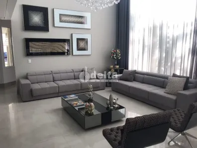 Casa com 4 Quartos à venda, 400m² no Jardim Karaíba, Uberlândia