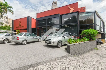 Prédio Comercial com 4 Quartos para alugar, 600m² no Cambuí, Campinas