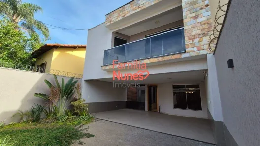 Casa com 3 Quartos à venda, 221m² no Três Barras, Contagem
