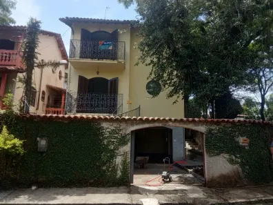 Casa com 3 Quartos à venda, 229m² no Jardim Brasília, Resende