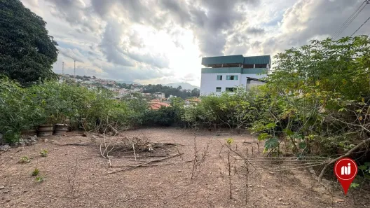 Lote/Terreno à venda, 600m² no Centro, Brumadinho