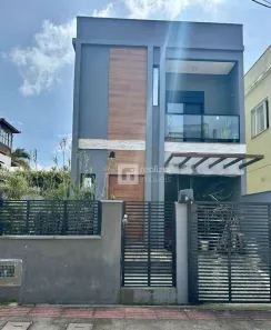 Casa com 3 Quartos à venda, 160m² no Rio Tavares, Florianópolis