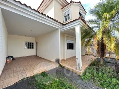 Casa com 3 Quartos para alugar, 170m² no Jardim Patrícia, Uberlândia