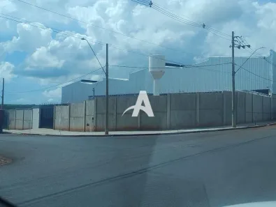Galpão/Depósito/Armazém para alugar, 2000m² no Distrito Industrial, Uberlândia