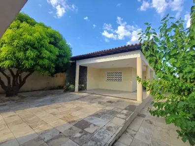 Casa com 3 Quartos à venda, 400m² no Matinha, Teresina
