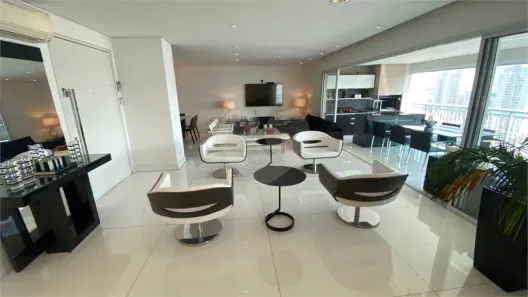 Apartamento com 3 Quartos à venda, 206m² no Vila Romana, São Paulo