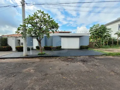 Casa com 3 Quartos à venda, 230m² no Morada do Sol, Uberlândia