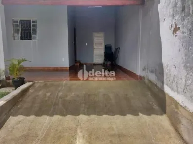 Casa com 3 Quartos à venda, 141m² no Shopping Park, Uberlândia