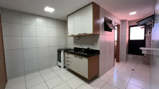 Apartamento com 3 Quartos para alugar, 98m² no Monte Castelo, Teresina