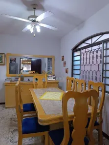 Casa com 3 Quartos à venda, 174m² no Califórnia, Londrina