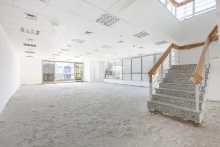 Ponto Comercial com 8 Quartos para alugar, 334m² no Vila Uberabinha, São Paulo