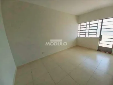 Apartamento com 3 Quartos para alugar, 100m² no Centro, Uberlândia