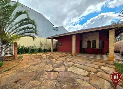 Casa com 3 Quartos à venda, 210m² no Braúnas, Belo Horizonte