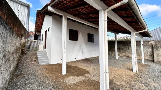 Casa com 2 Quartos para alugar, 67m² no Nova Brasília, Joinville