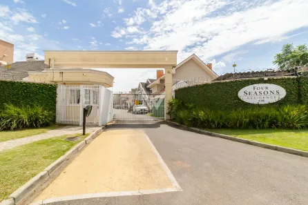 Lote/Terreno à venda, 251m² no Butiatuvinha, Curitiba