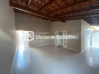 Casa com 3 Quartos para alugar, 170m² no Jardim Europa, Uberlândia
