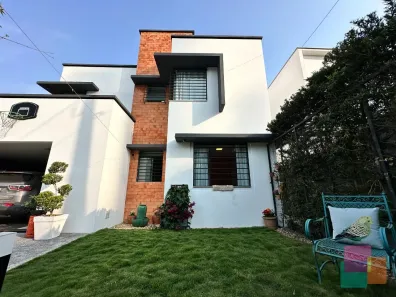Casa com 4 Quartos à venda, 300m² no Bom Retiro, Joinville
