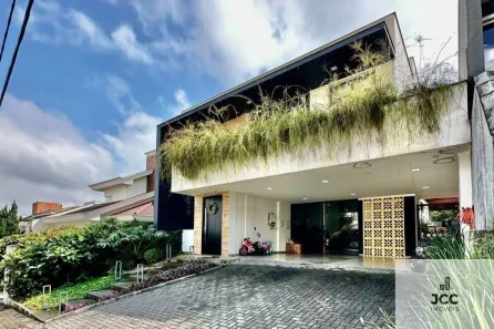 Casa de Condomínio com 3 Quartos à venda, 241m² no Glória, Joinville