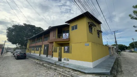 Apartamento com 2 Quartos para alugar, 60m² no Barroso, Fortaleza