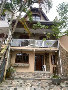 Casa com 5 Quartos à venda, 300m² no Orleans, Curitiba