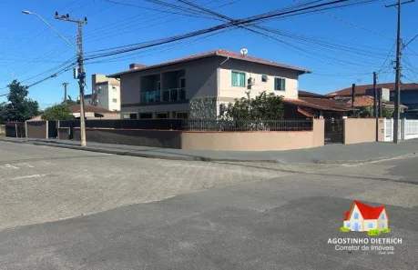Sobrado com 3 Quartos à venda, 330m² no Aventureiro, Joinville