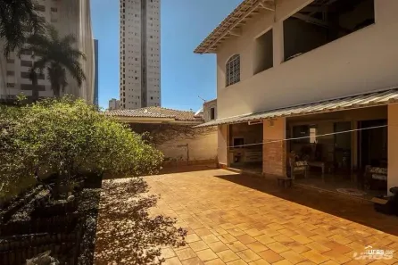 Sobrado com 4 Quartos para alugar, 358m² no Setor Bueno, Goiânia