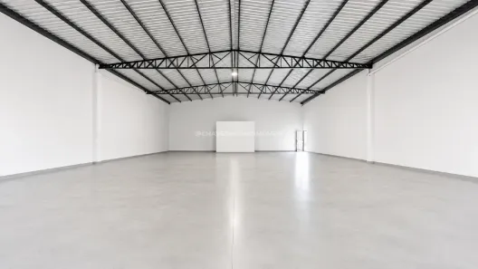 Galpão/Depósito/Armazém para alugar, 360m² no Leblon, Uberaba