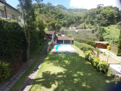 Casa de Condomínio com 4 Quartos para alugar, 223m² no Carlos Guinle, Teresópolis