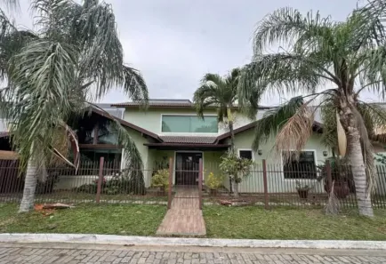 Casa de Condomínio com 3 Quartos para alugar, 127m² no Centro, São Pedro da Aldeia