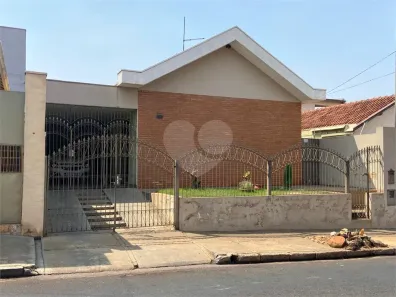 Casa com 3 Quartos à venda, 209m² no Centro, Araraquara