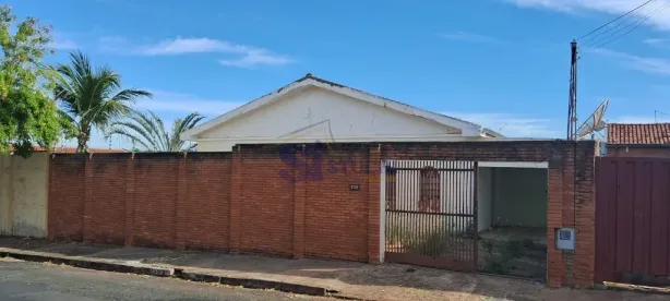 Casa com 4 Quartos para alugar, 159m² no Vila José Bonifácio, Araraquara