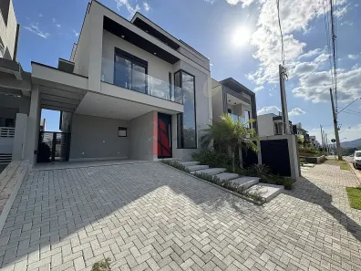 Casa de Condomínio com 3 Quartos à venda, 250m² no Cézar de Souza, Mogi das Cruzes