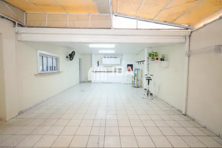 Sobrado com 2 Quartos à venda, 120m² no Xaxim, Curitiba