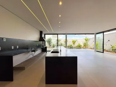 Casa de Condomínio com 4 Quartos à venda, 303m² no Granja Marileusa, Uberlândia