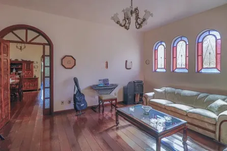 Casa com 6 Quartos à venda, 360m² no Cachoeirinha, Belo Horizonte