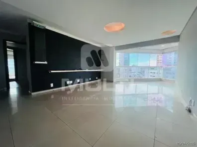 Apartamento com 3 Quartos para alugar, 130m² no Centro, Uberlândia