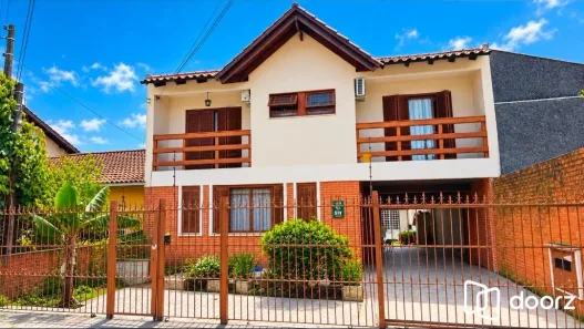 Casa com 4 Quartos à venda, 243m² no Nonoai, Porto Alegre