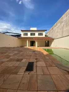 Casa com 4 Quartos para alugar, 300m² no Jardim América, Bauru