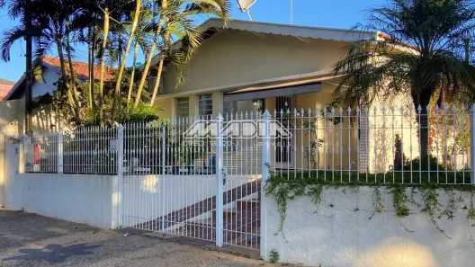 Casa com 3 Quartos à venda, 287m² no Vila Santo Antônio, Valinhos