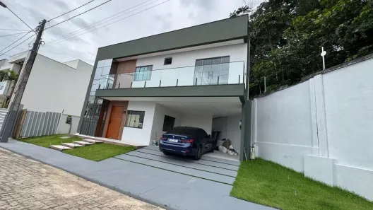 Casa de Condomínio com 4 Quartos para venda ou aluguel, 210m² no Mangueirão, Belém