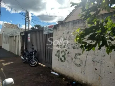 Casa com 2 Quartos à venda, 420m² no Saraiva, Uberlândia