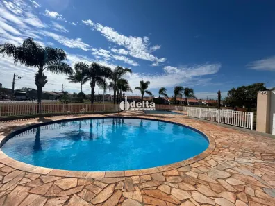 Casa de Condomínio com 3 Quartos à venda, 120m² no Aclimação, Uberlândia