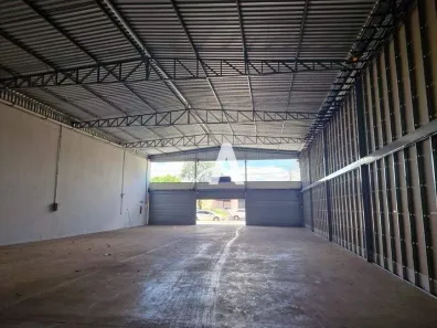 Galpão/Depósito/Armazém para alugar, 450m² no Planalto, Uberlândia
