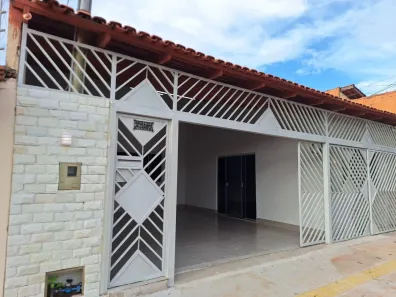 Casa com 3 Quartos à venda, 260m² no Setor Faiçalville, Goiânia