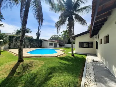 Casa com 5 Quartos para alugar, 430m² no Jardim Acapulco, Guarujá