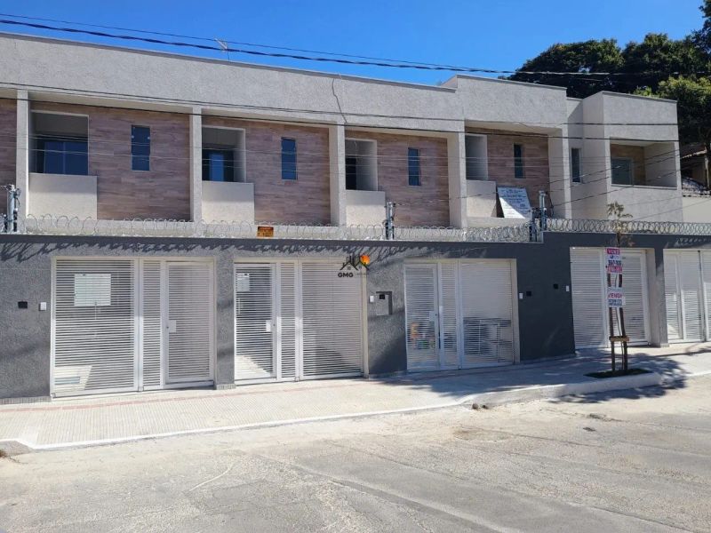 Casa com 2 quartos — Planalto, Belo Horizonte