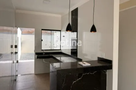 Casa com 2 Quartos à venda, 56m² no Jardim Canaã, Uberlândia