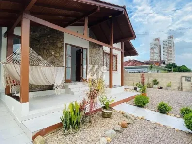 Casa com 3 Quartos à venda, 240m² no Centro, Palhoça